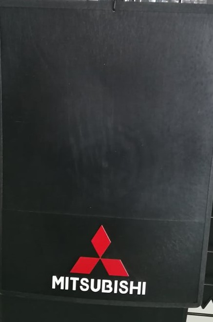 FALDON NEGRO DE HULE MITSUBISHI LARGO (PAR) 16X22 ¢18.000