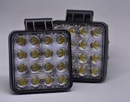 HALOGENO CUADRADO 4 1/2" 16 LED AA/4D CADA UNO ¢15.000